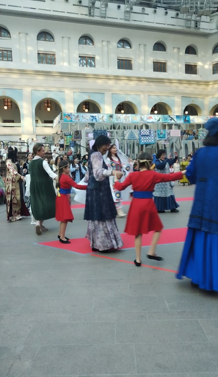 В Гостином Дворе, завершился Фестиваль ‘Душа России’, который по приглашению организаторов посетили руководители Фонда.